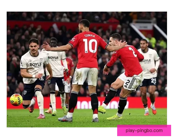 B费解释妙传姆伯莫缘由 罗马诺称奇克成曼联中场秘密目标